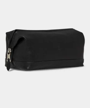 Shop Il Bisonte Leather Dopp Kit in Black