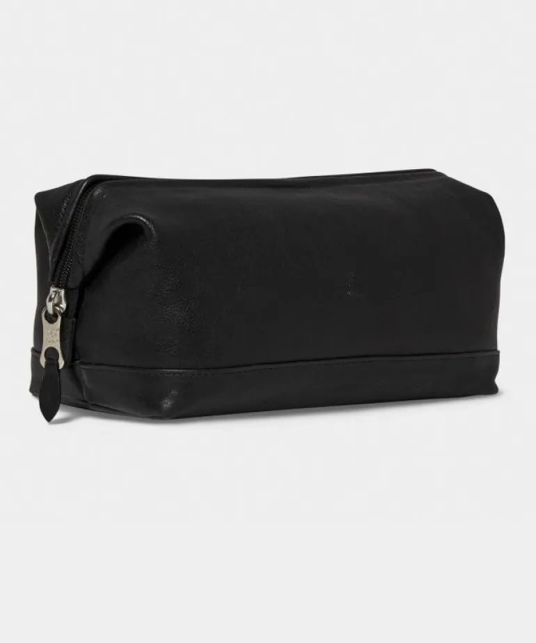 Shop Il Bisonte Leather Dopp Kit in Black
