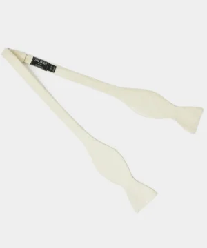 Fashion Todd Snyder Italian Silk Bowtie in White