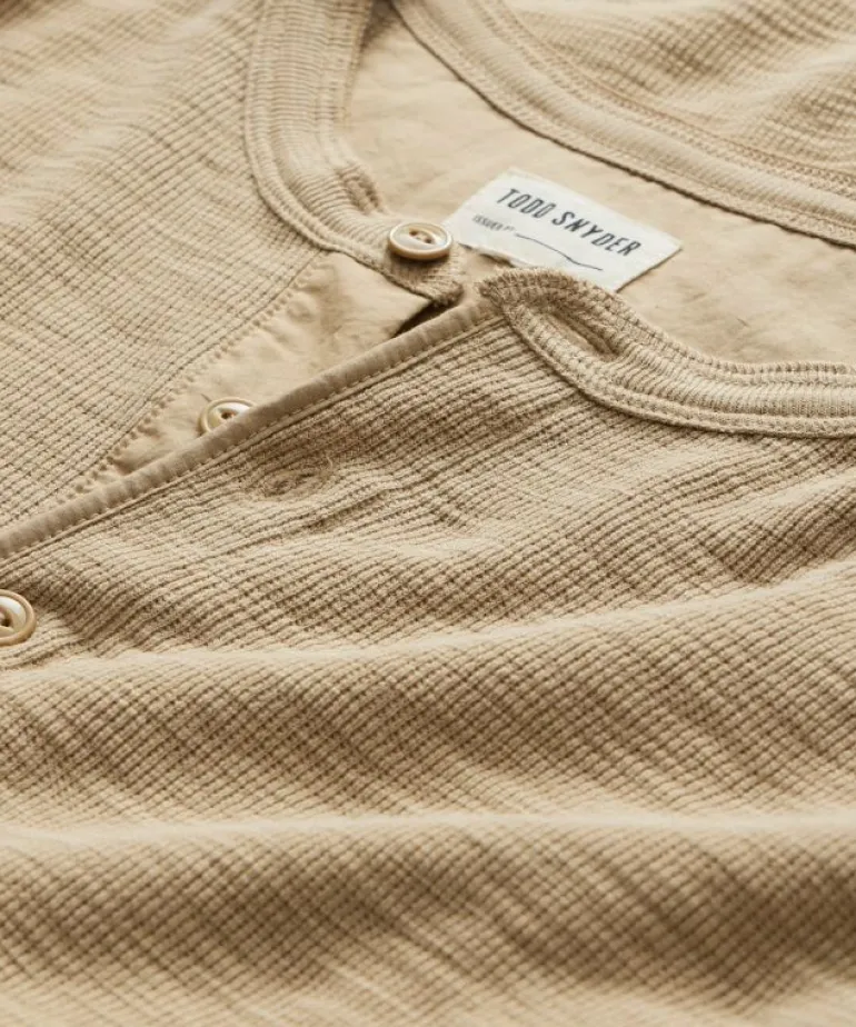Outlet Todd Snyder Lightweight Mini Waffle Henley in Baja Dunes Brown