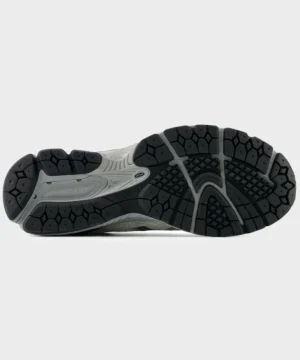 Cheap New Balance 860v2 in Sea Salt + Grey